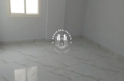 Apartment - 2 Bedrooms - 2 Bathrooms for rent in Bin Omran 35 - Fereej Bin Omran - Doha