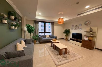 Apartment - 1 Bedroom - 2 Bathrooms for rent in West Porto Drive - Porto Arabia - The Pearl Island - Doha