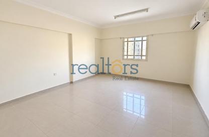 Apartment - 2 - 2 for rent in Thabit Bin Zaid Street - Al Mansoura - Doha