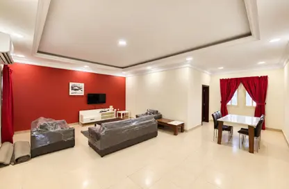 Apartment - 2 Bedrooms - 2 Bathrooms for rent in Mamoura 18 - Al Maamoura - Doha