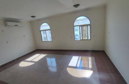 Compound - 4 Bedrooms - 4 Bathrooms for rent in Old Airport Road - Old Airport Road - Doha