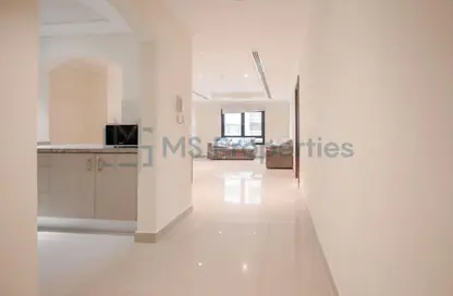 Apartment - 1 Bedroom - 2 Bathrooms for rent in East Porto Drive - Porto Arabia - The Pearl Island - Doha