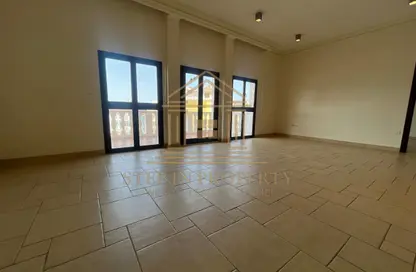Apartment - 2 Bedrooms - 3 Bathrooms for rent in Qanat Quartier - The Pearl Island - Doha