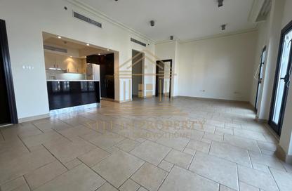 Apartment - 2 Bedrooms - 3 Bathrooms for rent in Qanat Quartier - The Pearl Island - Doha