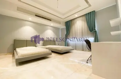 مجمع سكني - 4 غرف نوم - 6 حمامات للايجار في مرموره فيلاز - المعمورة - الدوحة