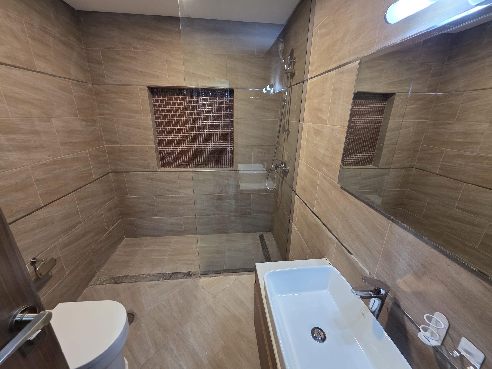TITLE DEED 2BEDROOM FOR INVESTMENT NEAR STADIUM thumbnail 14