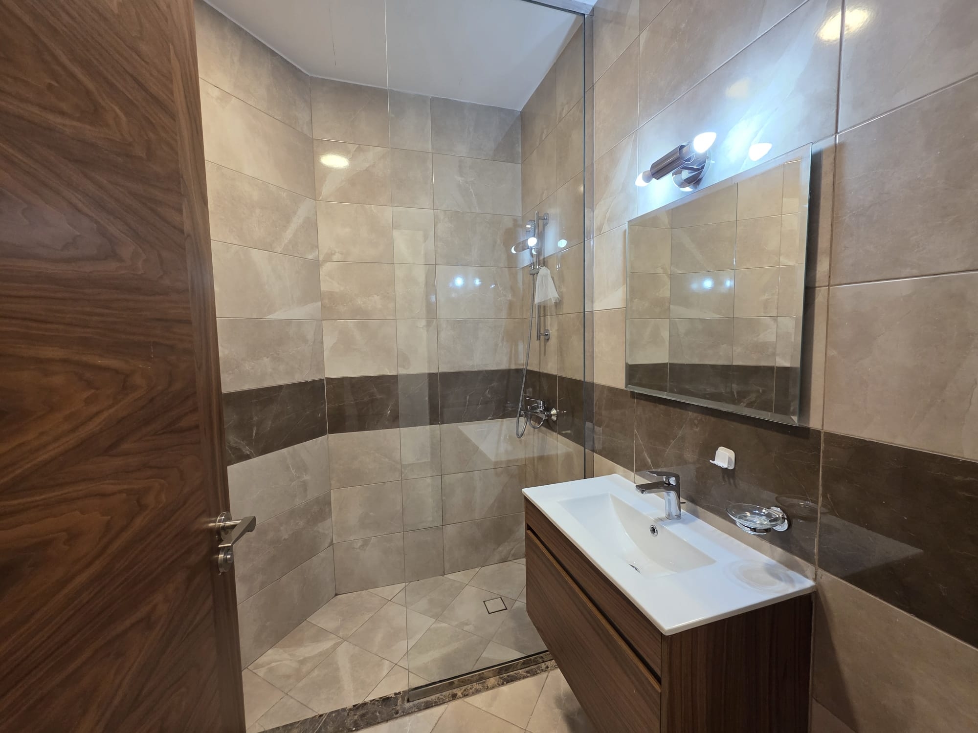 TITLE DEED 2BEDROOM FOR INVESTMENT NEAR STADIUM thumbnail 8