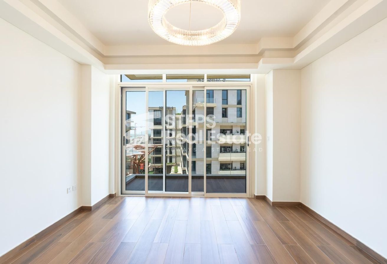 Spacious Sea View Apartment with Bills Included