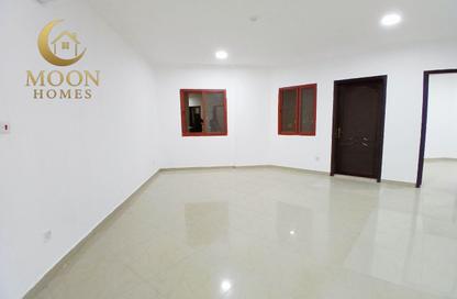 Apartment - 2 - 2 for rent in Umm Ghuwailina 4 - Umm Ghuwailina - Doha