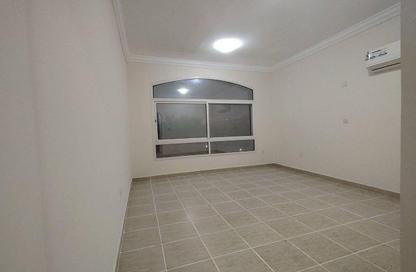 Villa - 4 Bedrooms - 4 Bathrooms for rent in Bab Al Rayyan - Muraikh - AlMuraikh - Doha