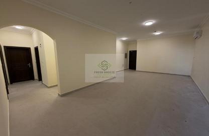 Apartment - 3 Bedrooms - 2 Bathrooms for rent in Fereej Bin Mahmoud - Doha