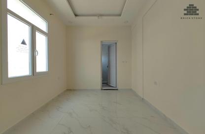 Apartment - 2 - 3 for rent in Bin Omran 35 - Fereej Bin Omran - Doha