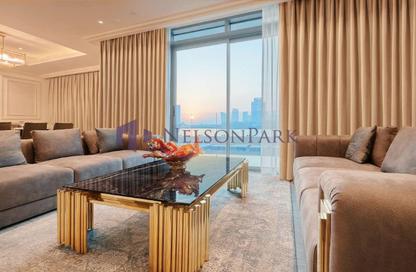 Villa - 5 - 5 for rent in Hilton Doha The Pearl Residences - Abraj Quartiers - The Pearl Island - Doha