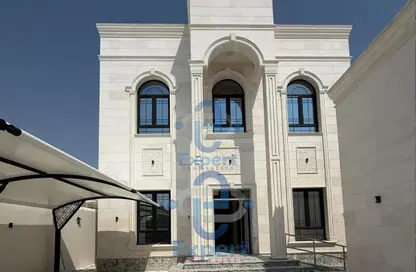 Villa - 6 Bedrooms - 7 Bathrooms for sale in Al Rayyan - Al Rayyan - Doha