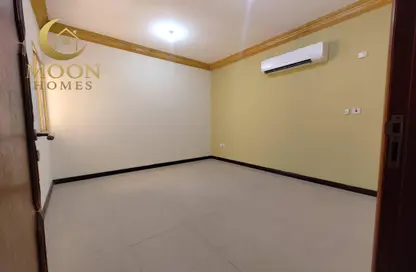 Apartment - 3 Bedrooms - 1 Bathroom for rent in Al Aman Street - Umm Ghuwailina - Doha
