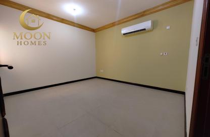 Apartment - 3 Bedrooms - 1 Bathroom for rent in Al Aman Street - Umm Ghuwailina - Doha