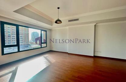 Apartment - 2 Bedrooms - 2 Bathrooms for rent in East Porto Drive - Porto Arabia - The Pearl Island - Doha