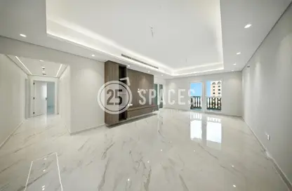 Apartment - 2 Bedrooms - 3 Bathrooms for sale in West Porto Drive - Porto Arabia - The Pearl Island - Doha