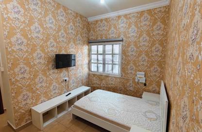 Apartment - Studio - 1 for rent in Al Maamoura - Doha