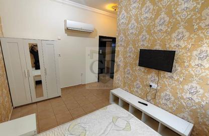Apartment - Studio - 1 for rent in Al Maamoura - Doha