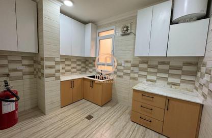 Apartment - 3 Bedrooms - 2 Bathrooms for rent in Umm Ghwailina Comm - Umm Ghuwalina - Umm Ghuwailina - Doha