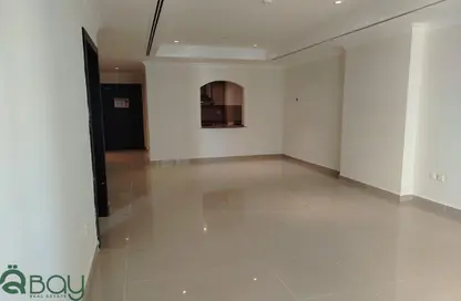 Apartment - 1 Bedroom - 2 Bathrooms for rent in West Porto Drive - Porto Arabia - The Pearl Island - Doha