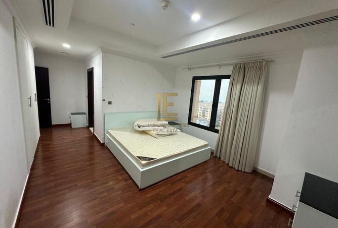 982858 - Property Image 3