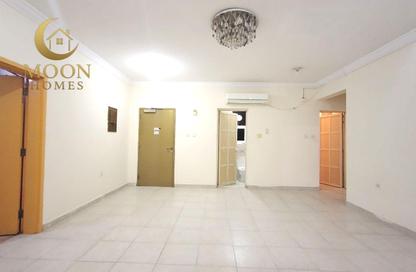 Apartment - 2 Bedrooms - 2 Bathrooms for rent in Umm Ghuwailina 4 - Umm Ghuwailina - Doha