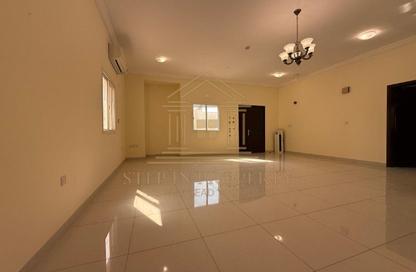 Villa - 4 Bedrooms - 5 Bathrooms for rent in Bu Hamour Street - Abu Hamour - Doha