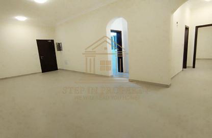 Apartment - 3 Bedrooms - 2 Bathrooms for rent in Anas Street - Fereej Bin Mahmoud North - Fereej Bin Mahmoud - Doha