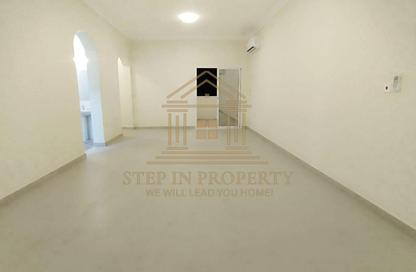 Apartment - 3 Bedrooms - 2 Bathrooms for rent in Anas Street - Fereej Bin Mahmoud North - Fereej Bin Mahmoud - Doha