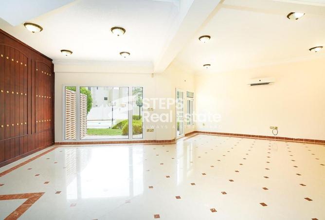 52223902 - Property Image 3