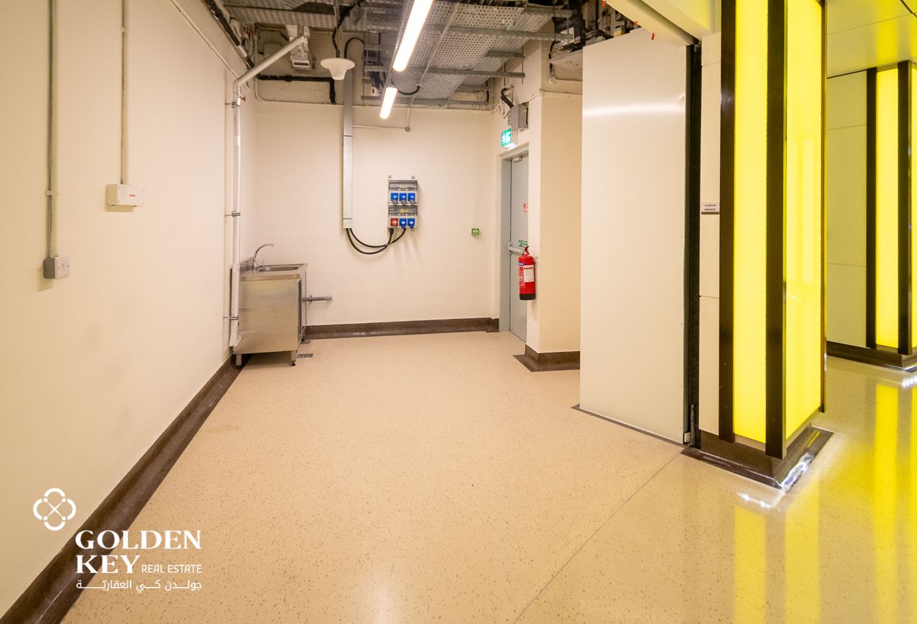 Retail Shop for Rent in Yacht Club Metro Station