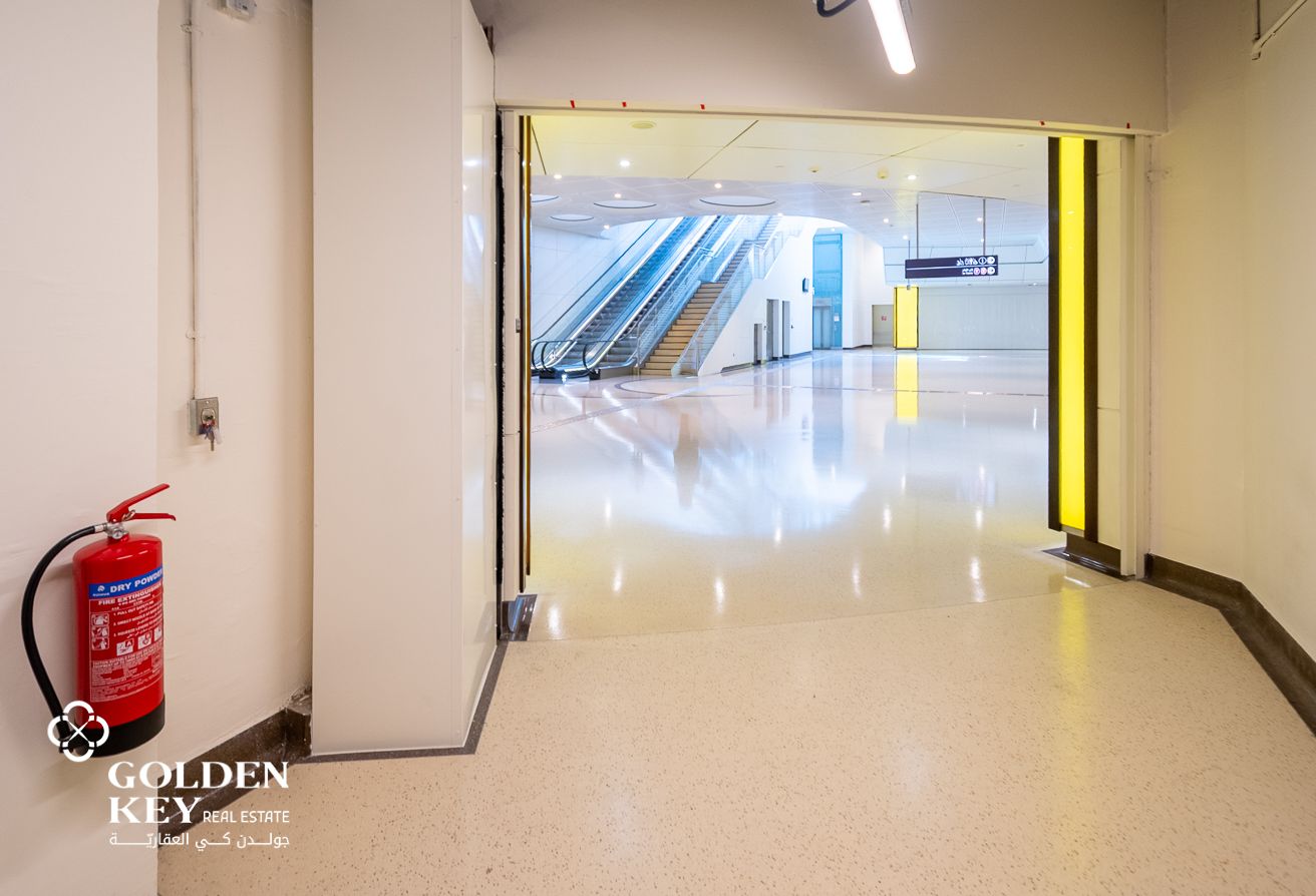 Retail Shop for Rent in Yacht Club Metro Station