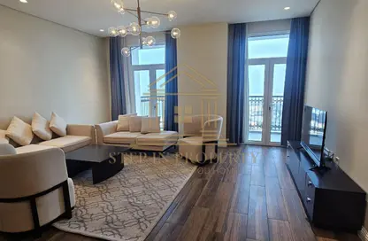 Apartment - 3 Bedrooms - 4 Bathrooms for rent in Floresta Gardens - Floresta Gardens - The Pearl Island - Doha