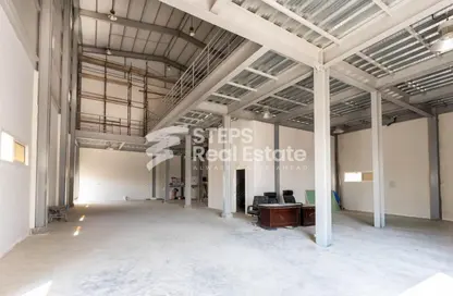 Warehouse - Studio - 3 Bathrooms for rent in Al Wukair - Al Wukair - Al Wakra