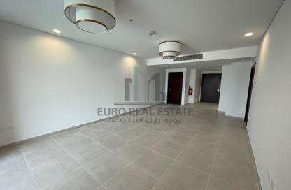Apartment - 1 Bedroom - 2 Bathrooms for sale in Viva West - Viva Bahriyah - The Pearl Island - Doha