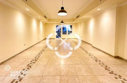 Apartment - 1 Bedroom - 2 Bathrooms for rent in West Porto Drive - Porto Arabia - The Pearl Island - Doha