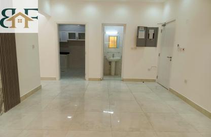 Apartment - 2 Bedrooms - 2 Bathrooms for rent in Al Mansoura - Al Mansoura - Doha