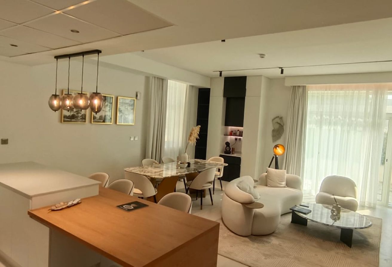 Comfort meets opportunity in Fox Hills