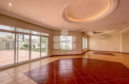 فيلا - 3 غرف نوم - 4 حمامات للايجار في البوابة الغربية - بحيرة وست لاجون - الدوحة