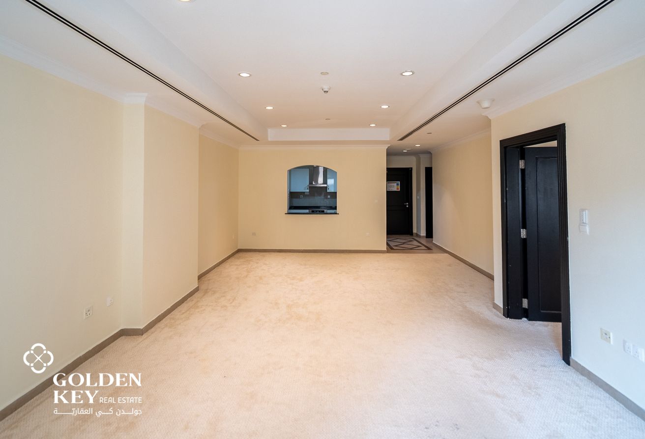 SF - 1 BR with Balcony | Side Marina View