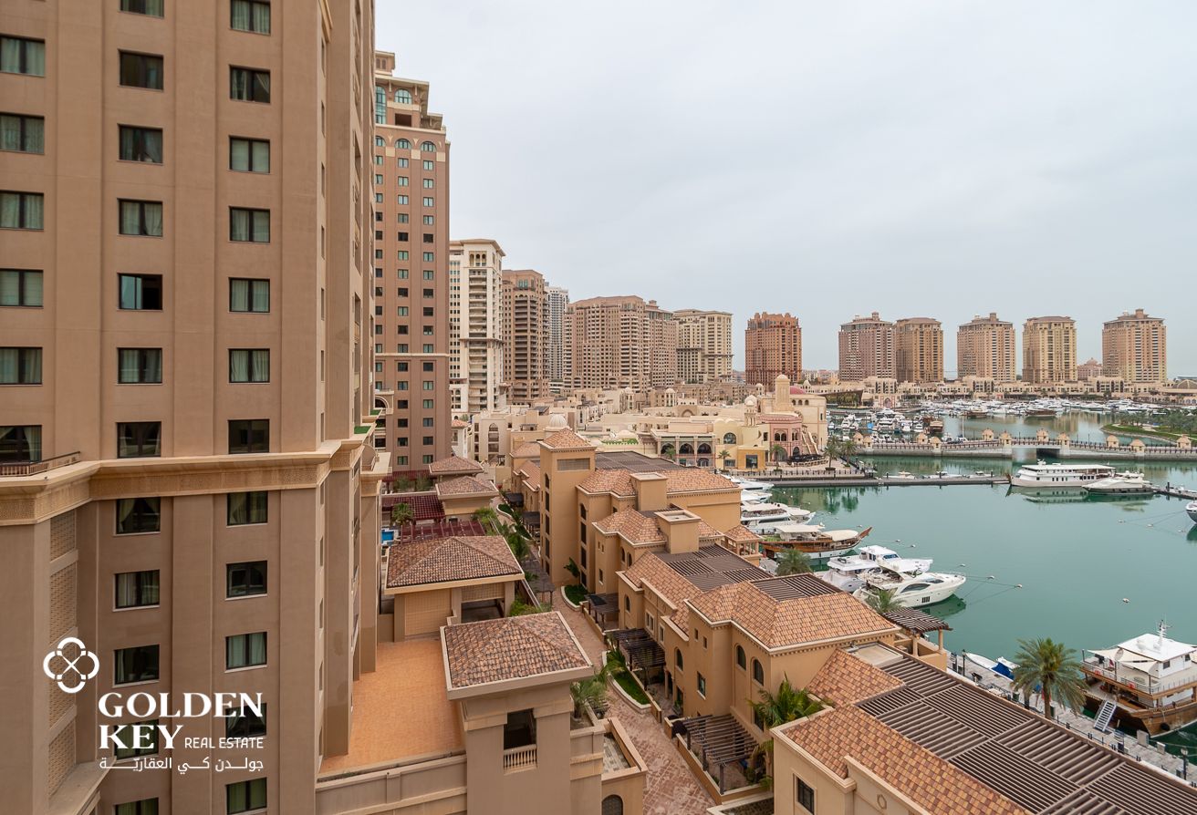 SF - 1 BR with Balcony | Side Marina View