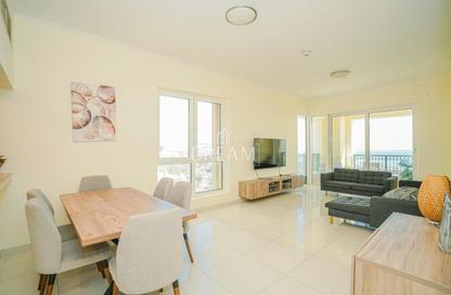 Apartment - 2 Bedrooms - 3 Bathrooms for rent in Viva Central - Viva Bahriyah - The Pearl Island - Doha