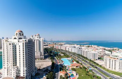 Penthouse - 3 Bedrooms - 4 Bathrooms for rent in Floresta Gardens - Floresta Gardens - The Pearl Island - Doha