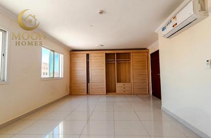 Apartment - 2 Bedrooms - 2 Bathrooms for rent in Umm Ghuwalina - Umm Ghuwailina - Doha