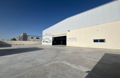 Warehouse - Studio - 6 Bathrooms for rent in East Industrial Street - Birkat Al Awamer - Al Wakra