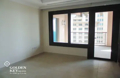 شقة - 2 غرف نوم - 3 حمامات للبيع في طريق بورتو الشرقي - بورتو أرابيا - جزيرة اللؤلؤة - الدوحة