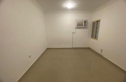Apartment - 2 Bedrooms - 2 Bathrooms for rent in Al Mansoura - Al Mansoura - Doha