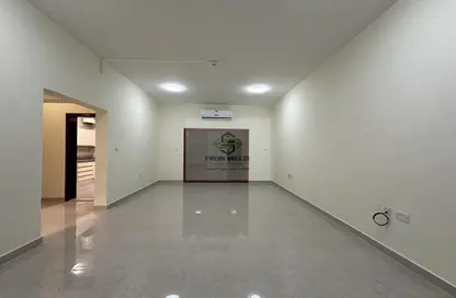 Apartment - 2 Bedrooms - 2 Bathrooms for rent in Al Mansoura - Al Mansoura - Doha